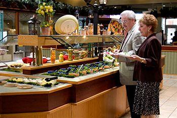 Hotel Canad Destination Centre Polo Park 3*